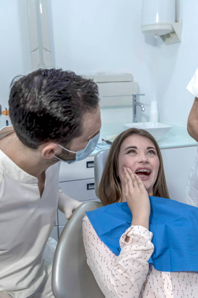 Best Urgent Tooth Repair  in Royal Palm Estates, FL
